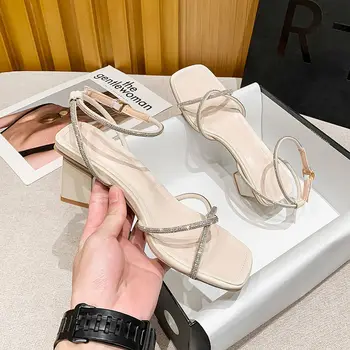 През лятото на 2022 дамски сандали мода луксозен клуб квадратен чорап планински кристал змия на каишка пайети плат високо петата сандали, обувки нови