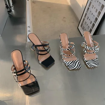 Пролетта на Нови Улични чехли, дамски модни Елегантни сандали на висок ток с кристали и тока в европейския и американския стил с квадратни пръсти